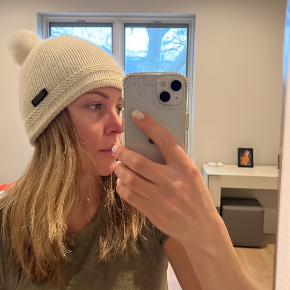 Descente wool blend beanie hat with natural fur pom pom One size